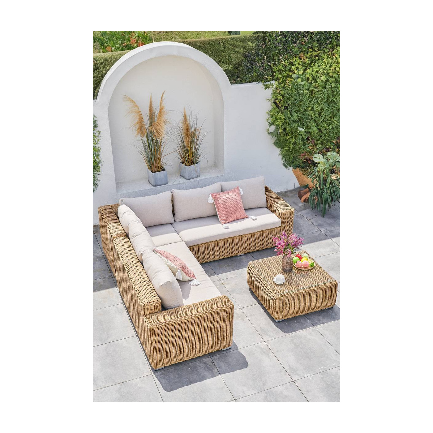 Widok z góry na wygodny zestaw na ogród Jakarta