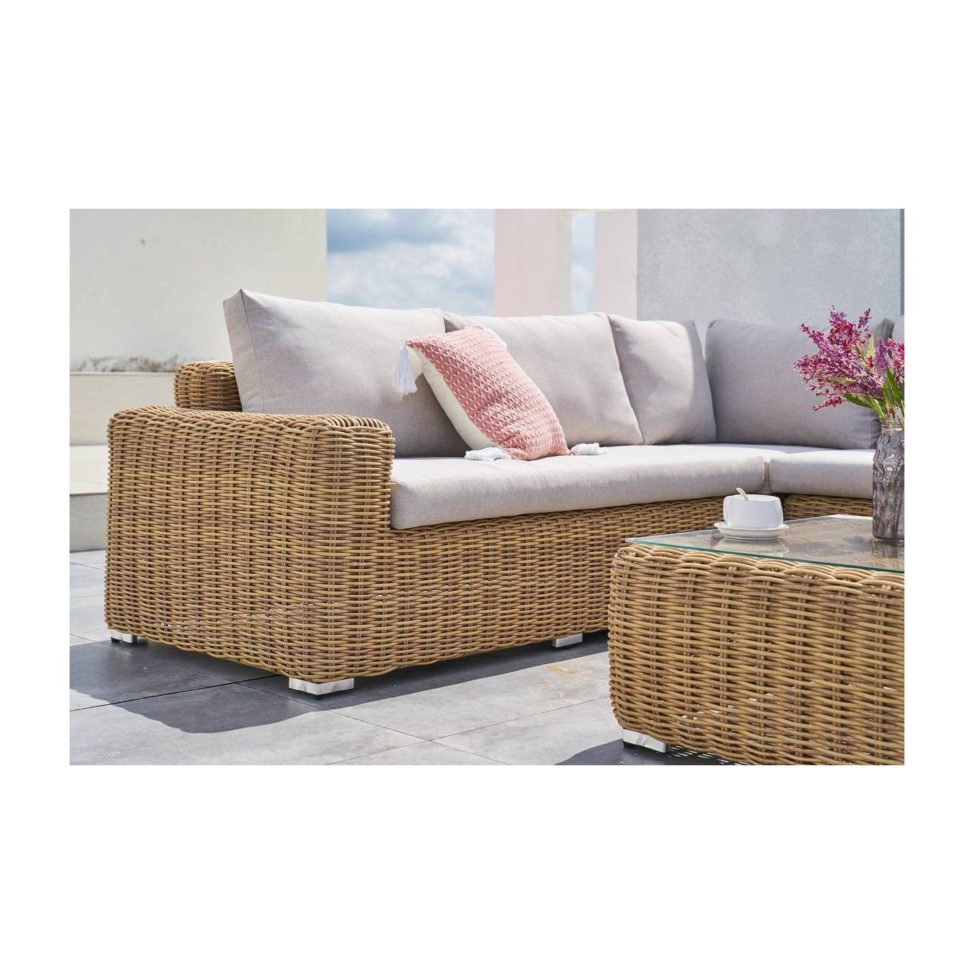 zbliżenie na szczegóły technorattanowego zestawu Jakarta