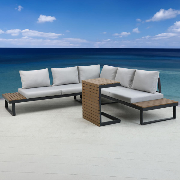 narożnik na ogród pasadena z jasnymi poduszkami i wykończeniu w stylu polywoood na tle oceanu