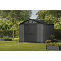 Aranżacja w ogrodzie szarego domku ogrodowego STRONGHOLD SHED w rozmiarze 305 x 243 x 251