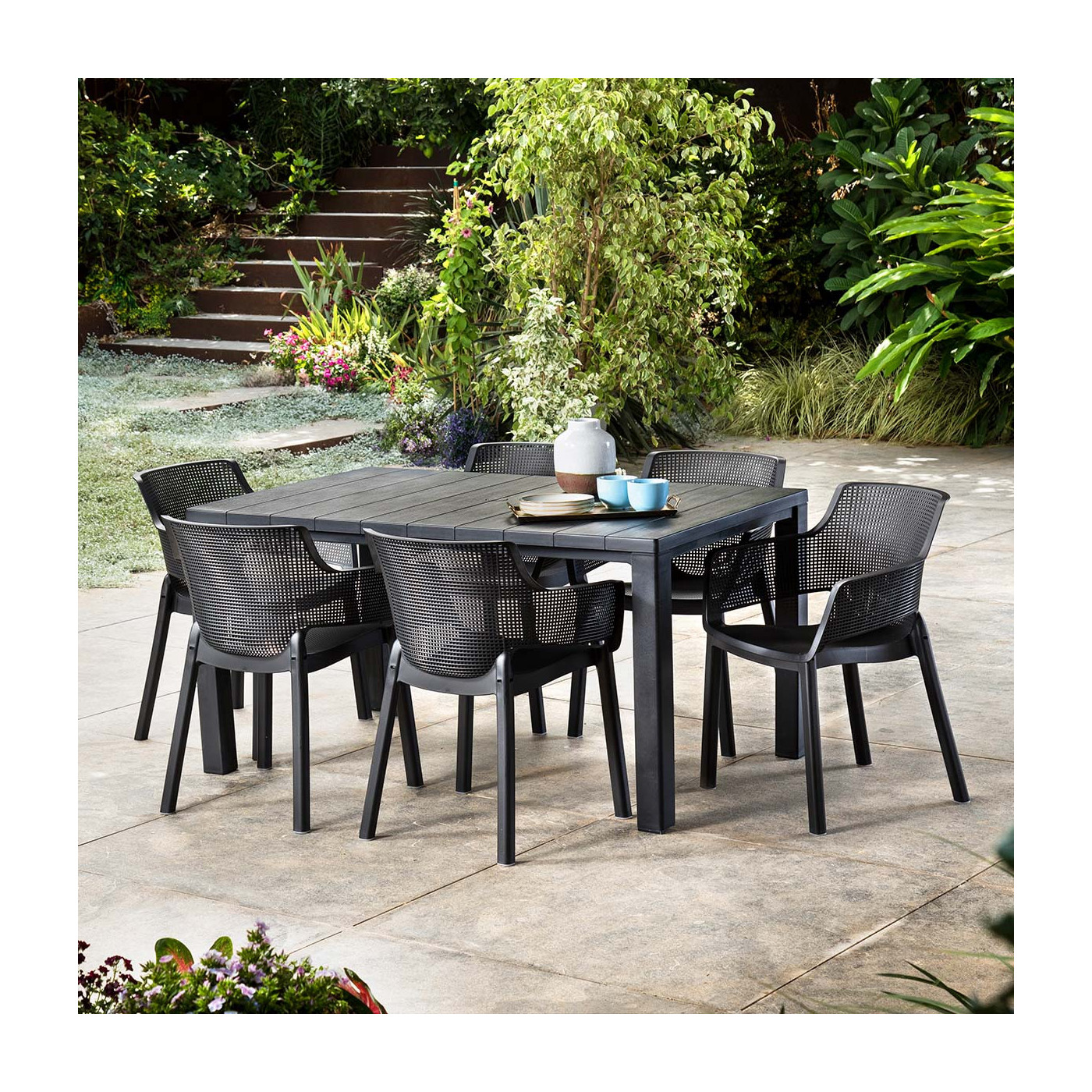 aranżacja zestawu jadalnianego na tarasie elisa/julie keter w kolorze grafitowym