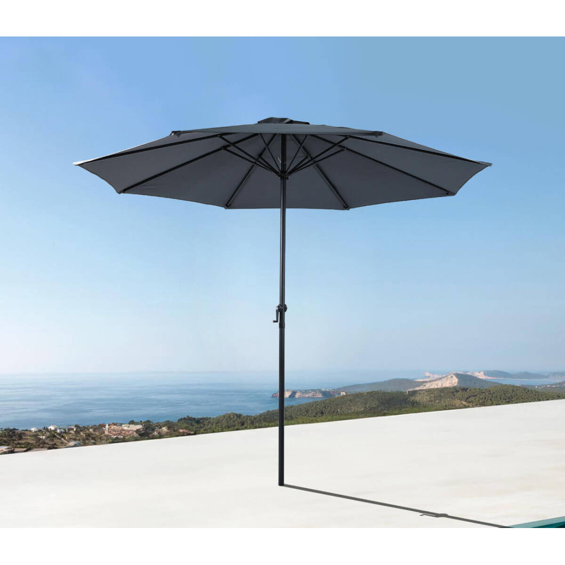 Wizualizacja parasola Moorea od firmy Focus Garden na tle oceanu