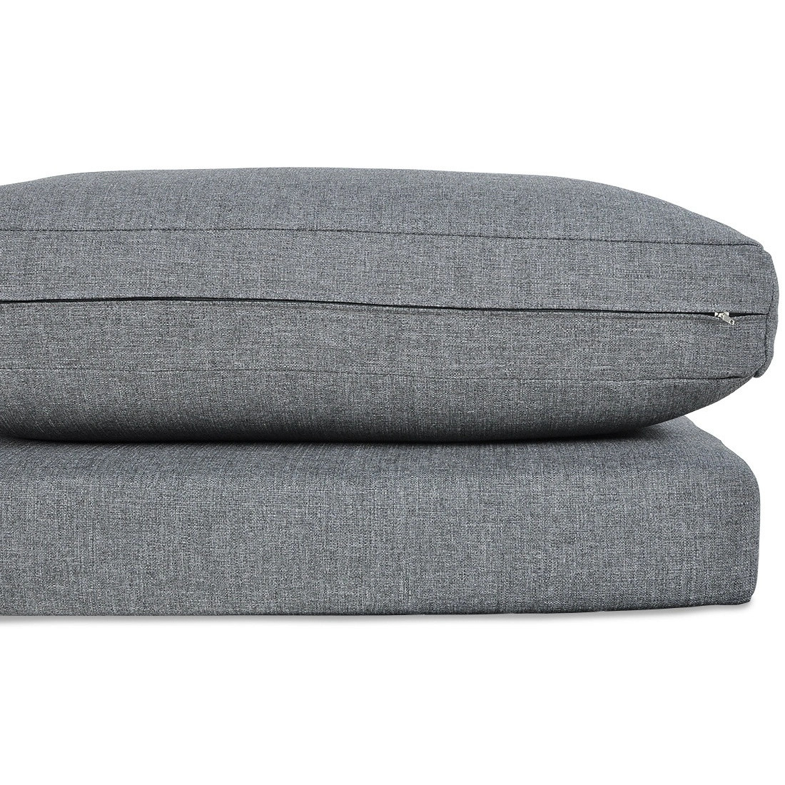 Grube ciemno szare poduszki z zestawu PANAMA, widoczny zamek błyskawiczny ułatwiające zdjęcie poszewki