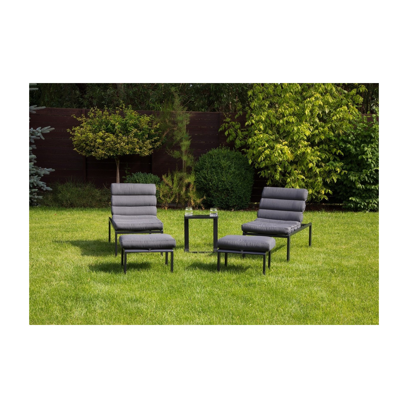 aranżacja mebli w ogrodzie