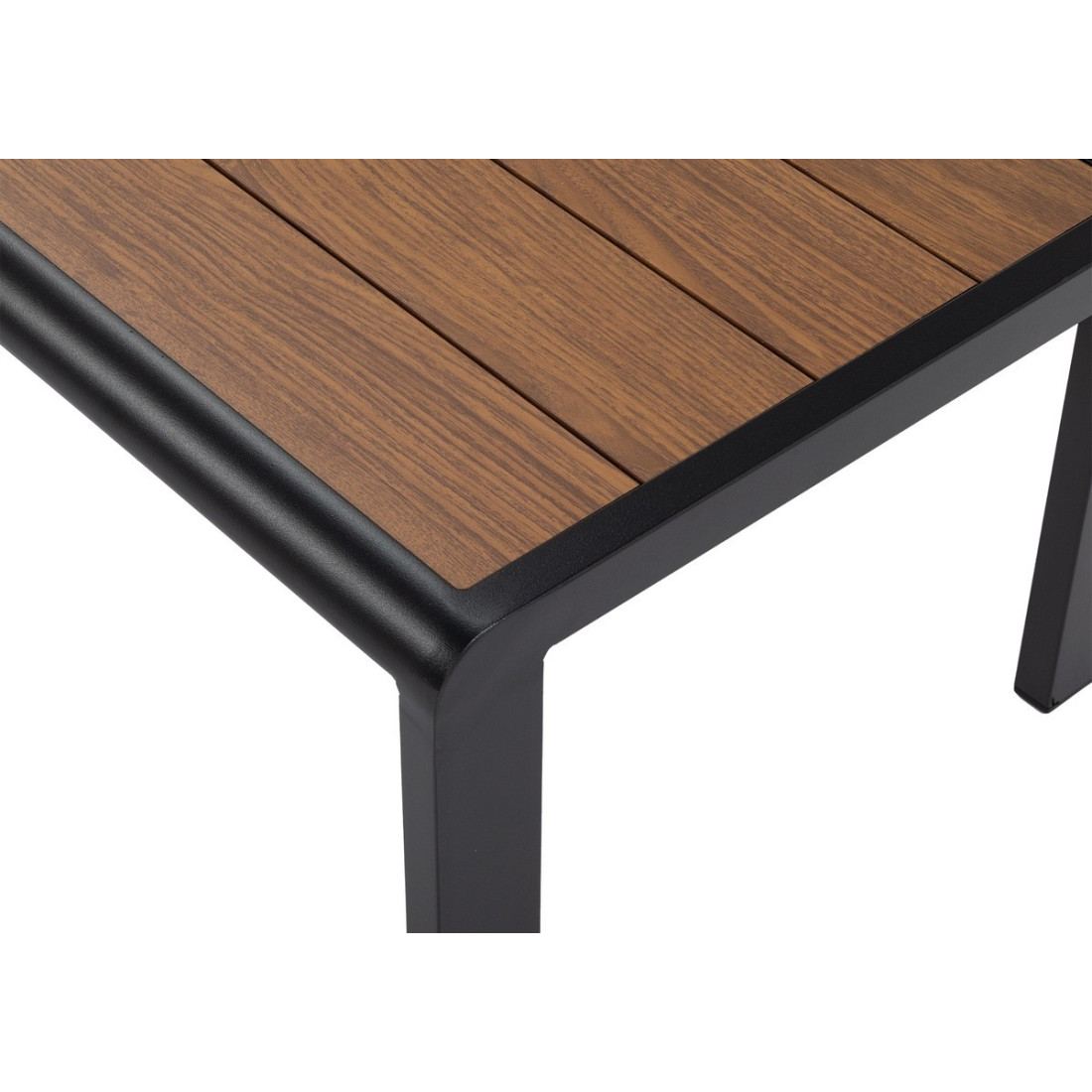 zbliżenie na detal stołu