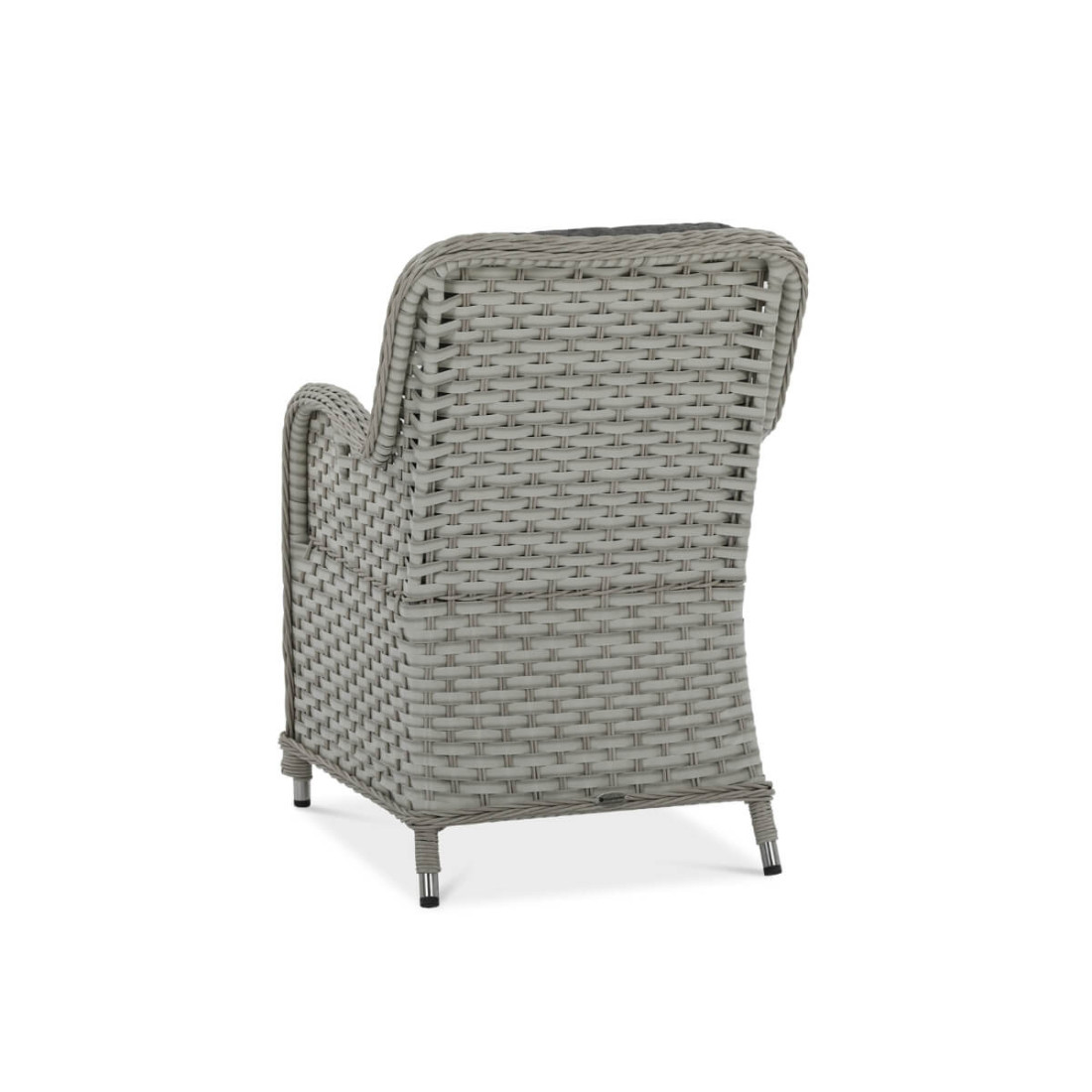 Zbliżenie na fotel z technorattanu