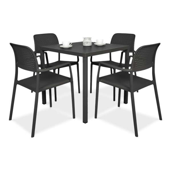 zestaw jadalniany z kwadratowym stołem i czterema krzesłami