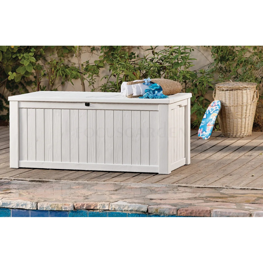 ROCKWOOD CREAM CHEST