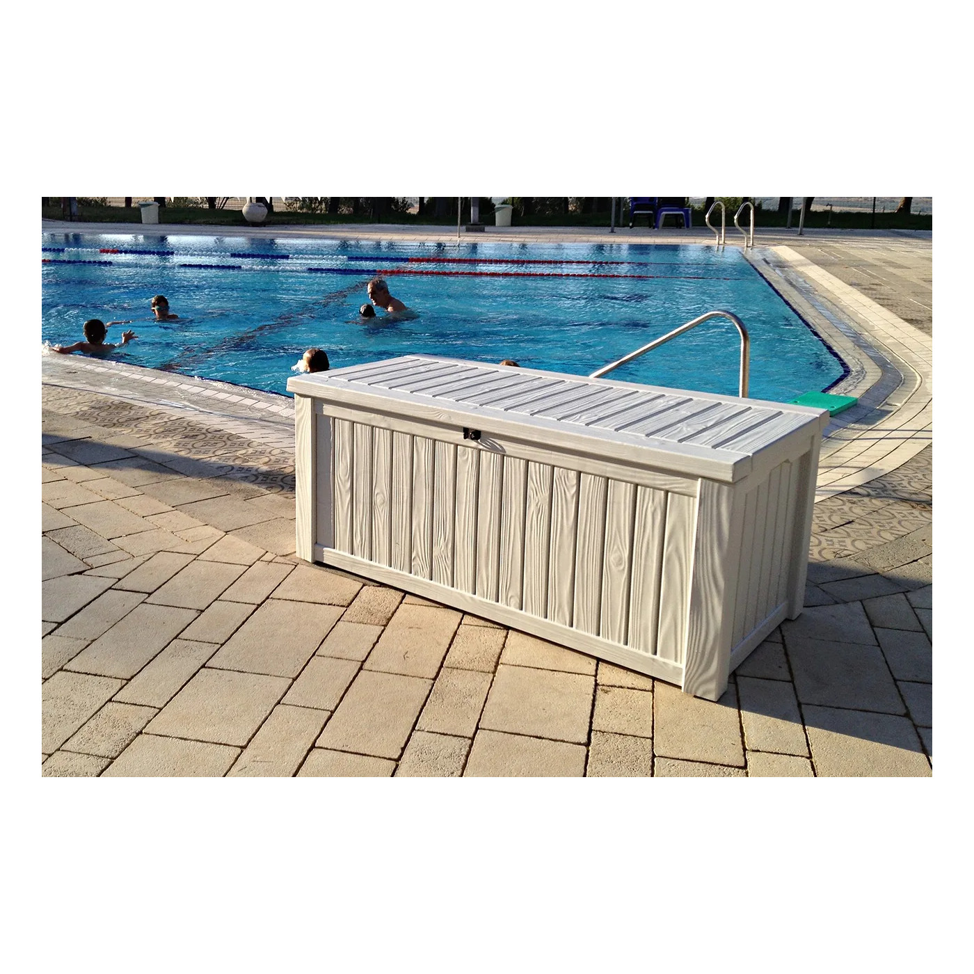 ROCKWOOD CREAM CHEST