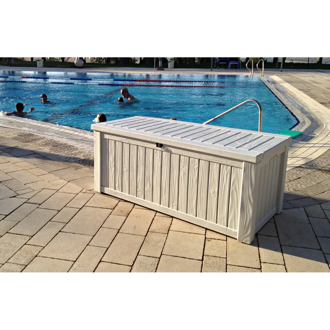 ROCKWOOD CREAM CHEST