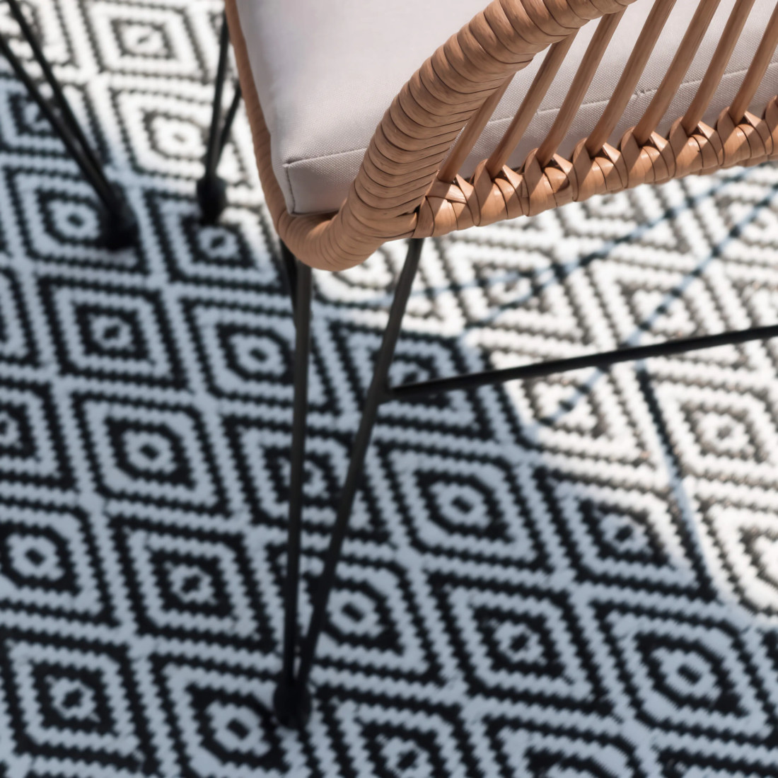 TERRACE RUG 13 BLACK 160x230CM