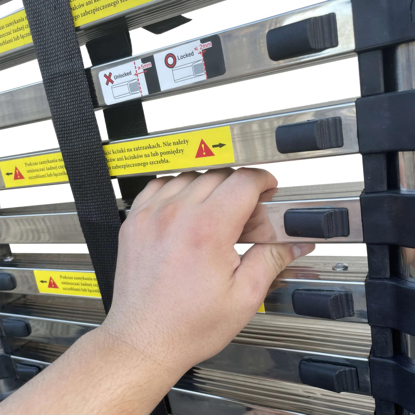 11-STEP TELESCOPIC LADDER 3.2M